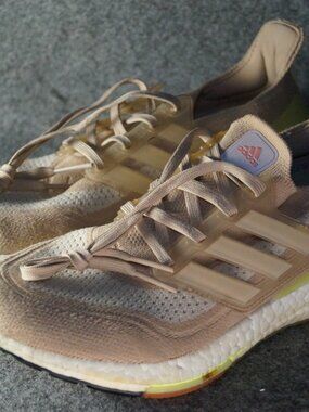 Adidas Women’s Ultraboost 21 Beige Running Shoes Size 7.5 Preowned
